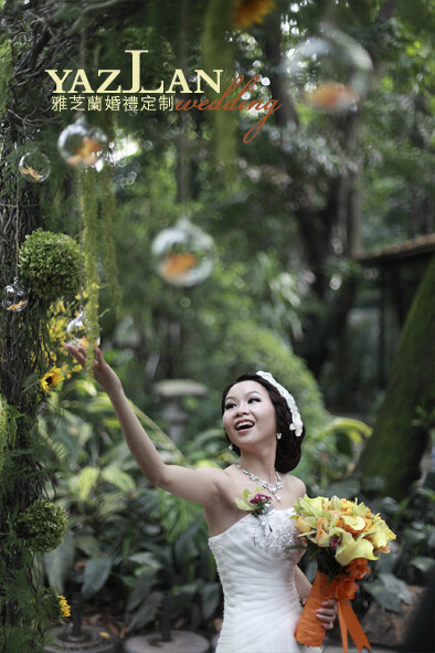 婚礼地点：兰圃西餐厅 婚礼策划：广州市雅芝兰婚礼策划有限公司