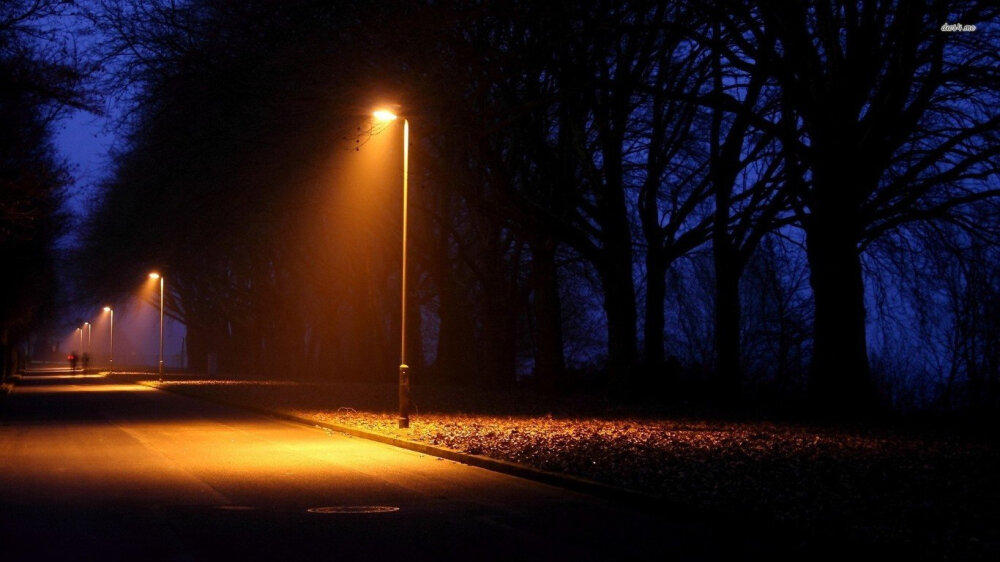 路灯下的夜景 伤感图片