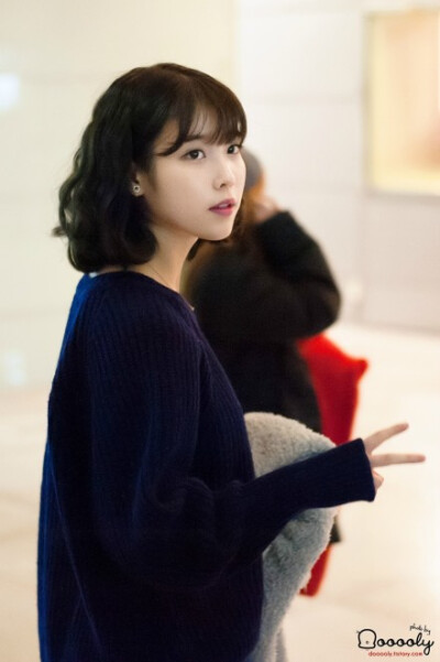 IU