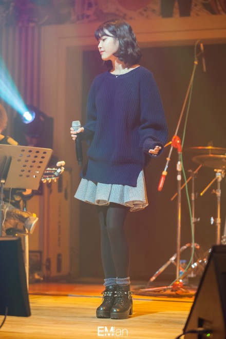  IU