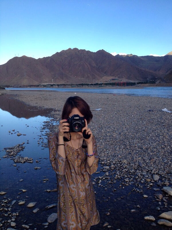 拉萨河里的仙足岛。风景太好