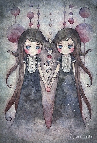 他的作品清新质朴，笔下的画面描绘出的是一幅幅邻家儿童的情感世界。