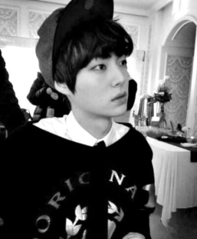 喜歡你若有若無的眼神。