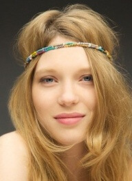 Léa Seydoux 法国模特、演员，拥有甜美如洋娃娃一般的容貌，同时又具有冷艳气质。自2008年带着克里斯托弗·奥诺雷执导的《美丽的人》亮相欧洲各电影节后，迅速成为法国各大时尚杂志的新宠。2012年，随着《碟中谍4》在…