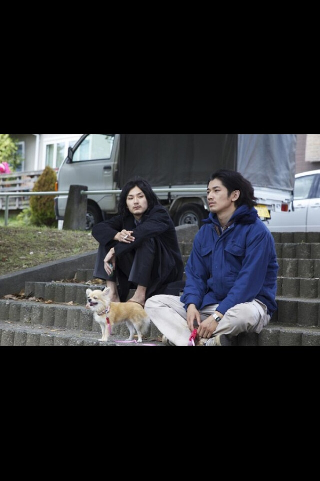 《多田便利屋》松田龙平和瑛太，两个人的气质实在太搭了～“我能留下来么？”