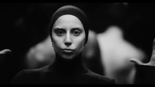 Lady GaGa--applause