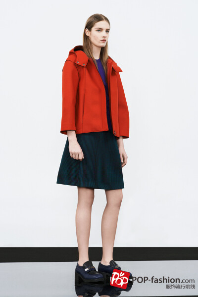 在2014秋冬纽约时装周上，德国品牌Jil Sander Navy 发布2014秋冬女装系列，延续更年轻化