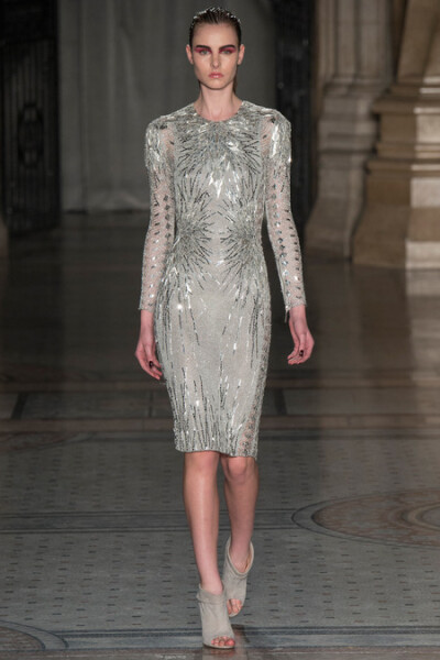 Julien Macdonald FW2014。朱利安·麦克唐纳德2014秋冬高级成衣系列时装秀。