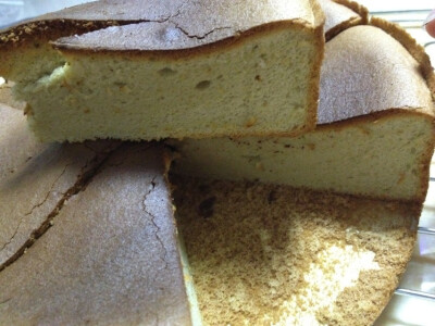 第一次知道原来面包的手法也很重要，搅拌错了，整个面包出来后感觉就不一样了...