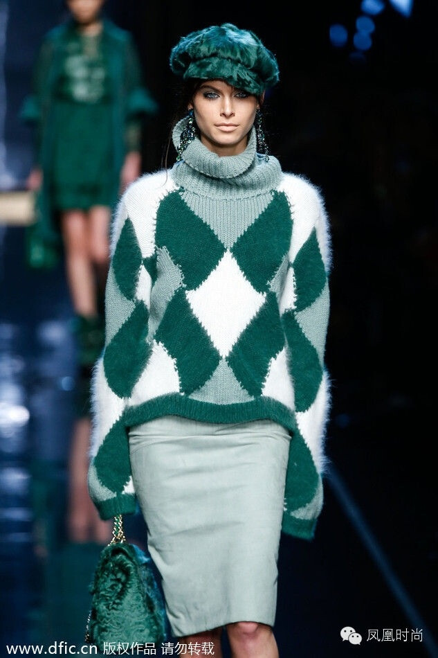 2014年的冬天是温暖的，柔软的羊毛成为本季米兰时装周上最主要的保暖材质，取代了上一季疯狂绚丽的皮草，让舒适和实用主义占了上风。