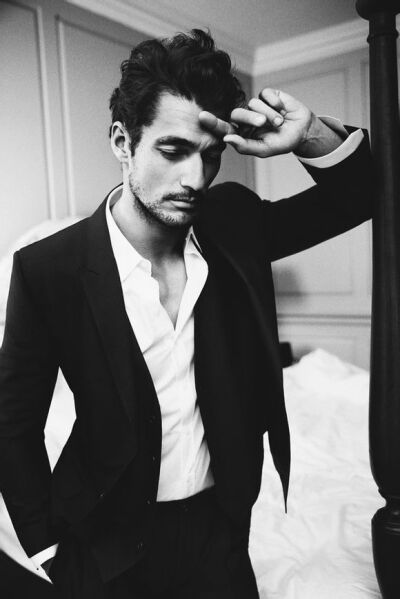 大卫·甘迪 (David Gandy) 自从走过杜嘉班纳 (Dolce&amp;amp;Gabbana) 2007年春夏男装的开场秀之后，人气暴红，并且深受杜嘉班纳 (Dolce&amp;amp;Gabbana) 两位设计师的厚爱，大卫·甘迪 (David Gandy) 连续两季担任该…