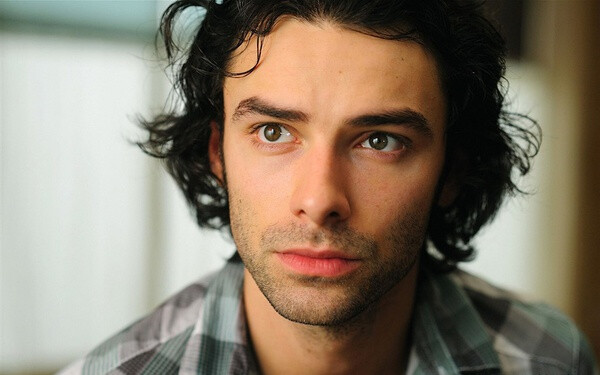 艾丹·特纳 Aidan Turner 双子座 出生日期: 1983-06-19 出生地: 爱尔兰,都柏林 职业: 演员 《霍比特人》里面演的很可爱~~