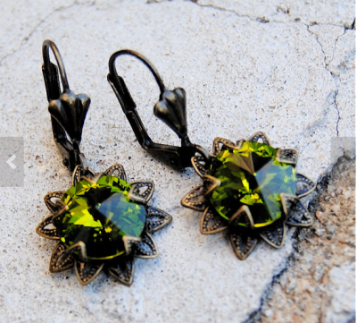 Olive Green Earrings Swarovski Crystal Earrings Dangle Drop Rhinestone Earrings Saffron Flowers Mashugana藏红花，年产的施华洛世奇水晶花朵，铜金银丝细工莱茵石耳环#手工# #铜银# #首饰# #莱茵石#