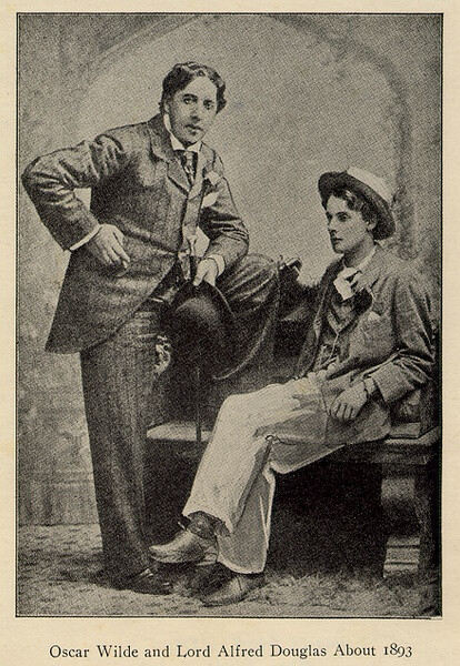 奥斯卡·王尔德（Oscar Wilde，1854~1900）和阿尔弗莱德·道格拉斯（Lord Alfred Douglas）， 王尔德暱称他为“波西”（Bosie）。1895年5月25日因于波西交往，被判入狱。《王尔德 Wilde 》里讲述的就是这两个人，裘德·洛 Jude Law 饰演阿尔弗莱德·道格拉斯（Lord Alfred Douglas）斯蒂芬·弗雷 Stephen Fry 饰演王尔德