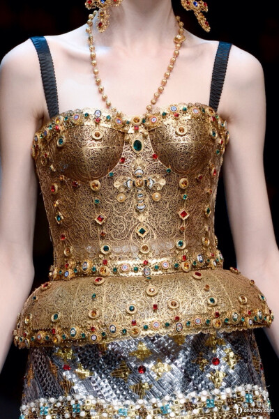 感觉这是一场让我一辈子都忘不了的秀，2013秋冬Dolce&amp;amp;Gabbana，拜占庭帝国皇妃