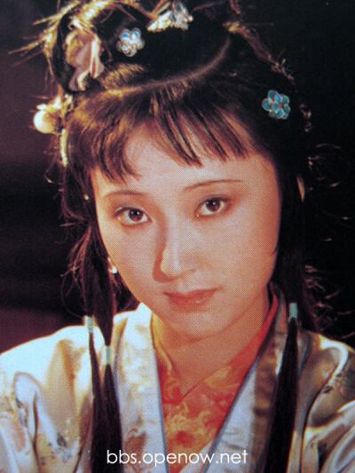 87版电视剧《红楼梦》剧照，陈晓旭饰演林黛玉。