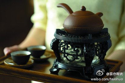  人有人品，茶有茶德?！耙圆枥Y仁”、“以茶表敬意”、“以茶可行道”、“以茶可雅志”等之也。龔煒說品茶“要需其人與茶品相得”，蘇軾說“從來佳茗似佳人”?？芍^茶之為茶，飲者為我你，卻又茶不同茶。我為誰？茶又為誰？