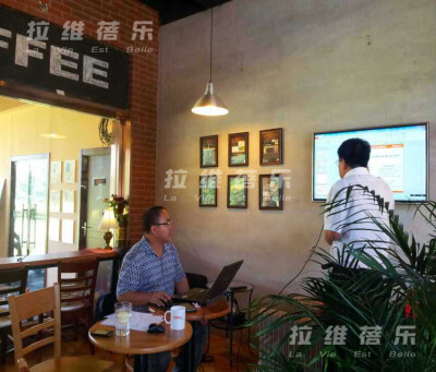 拉维蓓乐 咖啡厅时尚桌椅 酒吧桌 实木 餐台 之 北京ESSCA COFFEE 工程案例