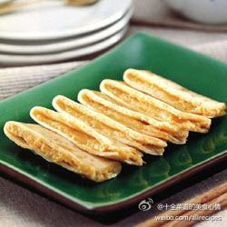 #家常菜#番薯泥锅饼：色泽金黄味道甘甜的番薯泥锅饼用来做早餐或者小吃就再好不过了。番薯还是极好的健康食材！详细做法：http://t.cn/8syE5Mi