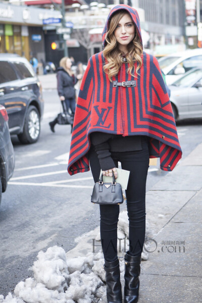 时尚博主嘉拉·法拉格尼 (Chiara Ferragni) 2014秋冬纽约时装周秀场外街拍