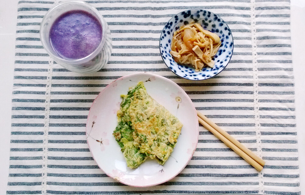 04.01荠菜蛋饼 和风小菜 紫薯红豆豆浆