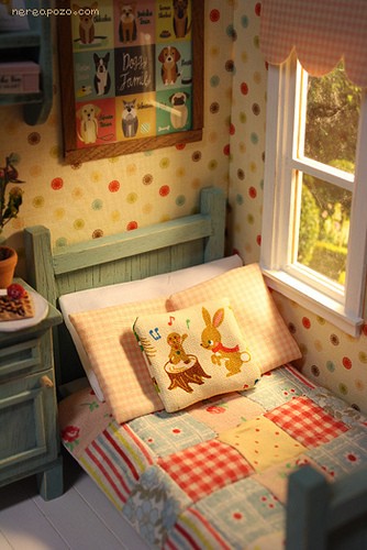 孩子的温暖小房间，可以看见清晨第一缕阳光