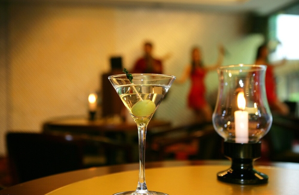 世界上什么都会变，唯一不变的是回忆回忆再好也回不去，不如珍惜现在