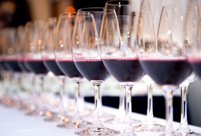 我怕爱的太早，不能陪你终老