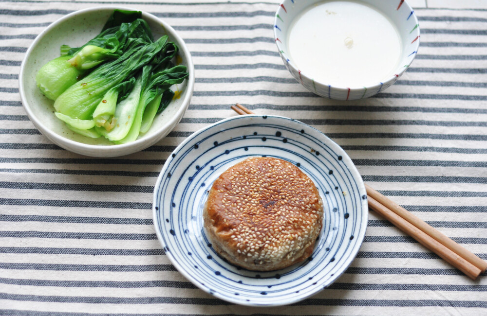 04.09烧饼 豆浆+豆腐 白灼油菜