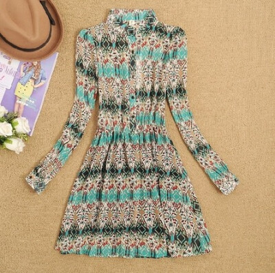 花色连衣裙