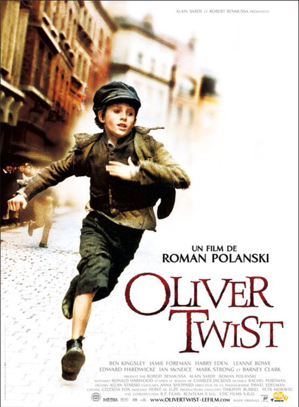 「霧都孤兒（Oliver Twist）」講述小主人公Oliver Twist童年的悲慘遭遇 #Oliver是不幸的，他無父無母、在教會長大，又被人抓去當苦力，流浪，為了填飽肚子加入了一個盜竊團伙⋯；但Oliver也是幸運的，差點被掏煙囪的人買去卻碰到了好心的法官，差點餓死卻碰到了機靈鬼、給了他一口飯吃，馬上要被訓練成小偷卻碰到了能看出他善良本質的作家⋯.