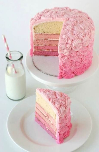 这样粉嫩嫩的的渐变色蛋糕喜欢么？