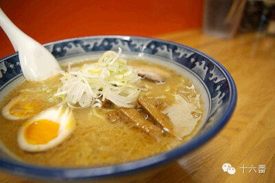 札幌拉面 与喜多方拉面、博多拉面并列为日本三大拉面，以味噌口味最为有名。