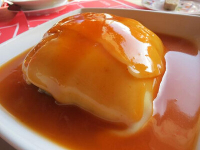 francesinha，在波图尔很容易找到的local葡国菜