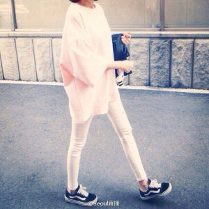  Seoul Look : 长Tee × legging × Vans