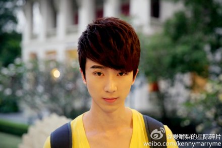 沈煜伦:高一的生活很忙碌,月考结束了,希望这次成绩有点悬念,不要再