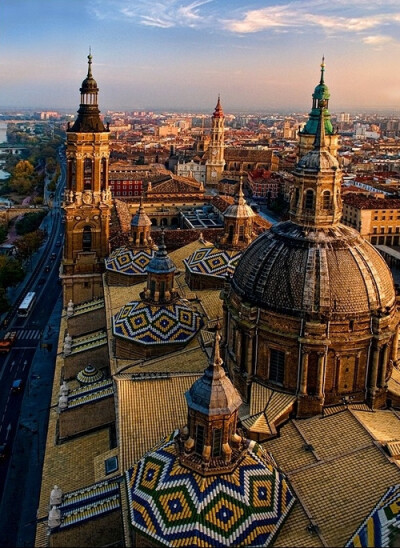 西班牙比拉尔圣母大教堂(Basilica de Nuestra Se ora del Pilar)..