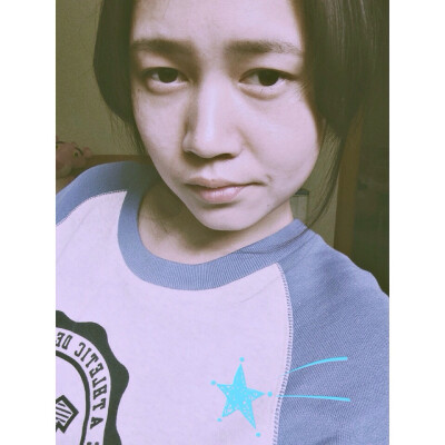 没有人会关心你付出过多少努力 撑得累不累 摔得痛不痛 他们只会看你最后站在什么位置 然后羡慕或嫉妒 。