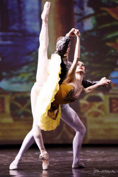 阿纳斯塔西娅Kolegova和Denis Matvienko的舞姬照片（三）斯坦尼斯拉夫·Belyaevsky