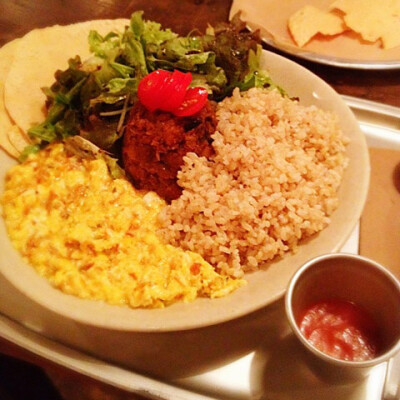 玄米ごはんプレートセット（玄米饭套餐拼盘）