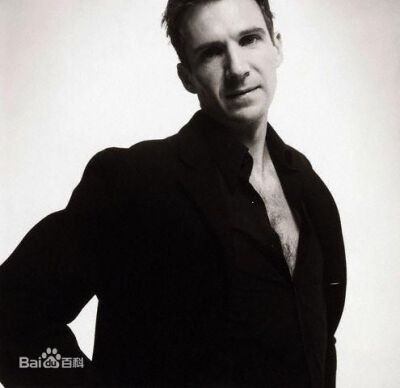 Ralph Fiennes（拉尔夫·费因斯），伏地魔扮演者之一