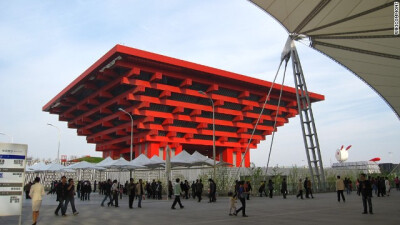 中国艺术宫殿是由2010年的上海世博会的中国馆转化而来。