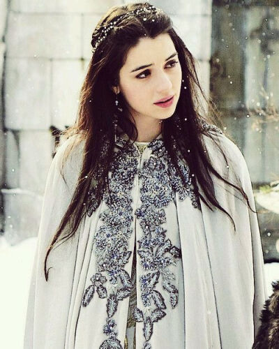 Adelaide Kane 阿黛莱德·凯恩 2013年《风中的女王》 角色：玛丽·斯图亚特 气质女神 古典装扮 非常典雅