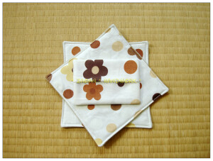 2008年 练手的作品都给了MM 面巾包和餐垫