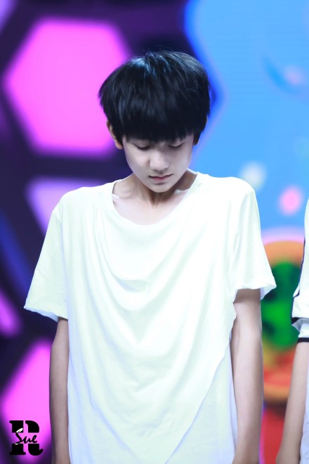 TFBOYS王源 20140520快本录制 源源你真的不是天使吗？【图转自@舔恬不是姨母是Roysue