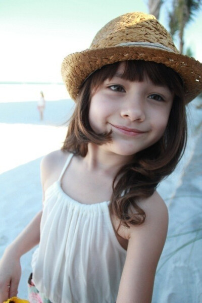 娜奥美&丽莎12半根豆苗发布到萌宝  潮娃娜奥美丽莎2落寞风筝发布到