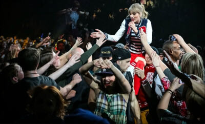 taylor red tour