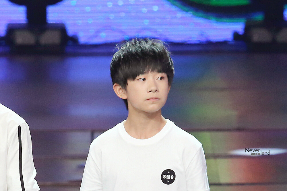 #TFBOYS# 易烊千璽# #TFBOYS易烊千璽# 易烊千璽小太陽(yáng)