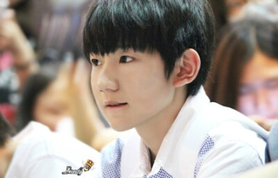 王源 TFBOYS TF家族 正太街拍帅哥壁纸