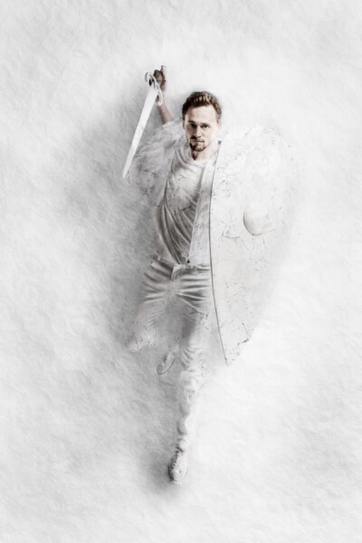 亨5太白马王子了！各种厉害！有谋略有胆识又能打，对女人又马上卸掉一身戎马像个笨拙的小少年，简直了！她和法国公主告白时说自己面目狰狞丑的像石头，我滴神“hiddlestone”吗？愿为“hiddlestoner”～Duh：）